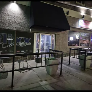 Exterior - Little patio outside of the entrance right off the street/sidewalk