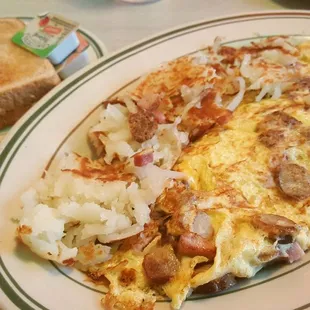 Meat Lovers Omelette with hash browns &amp; toast (12/16/21)