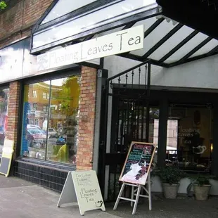 the entrance to a cafe