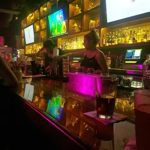Awesome place to have some drinks!!