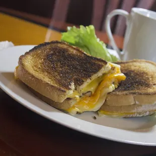 a grilled cheese sandwich with lettuce