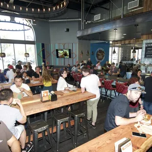 Great spot to get food and craft beverages.