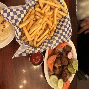 Chicharrón with fries