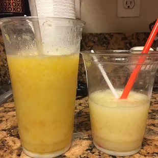 On the right is the bland raspado sold to us by la flor de Michoacán and on the left is after my girlfriend added our own mangos at home