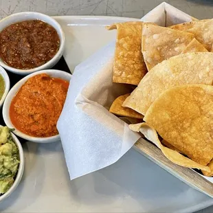 Chips, salsas, guac.