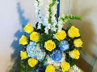 Momma's Flowers and More