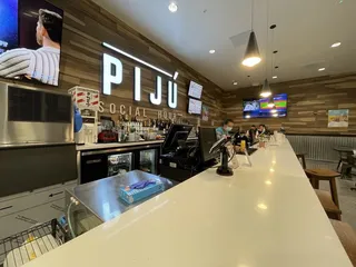 Piju Social Hour