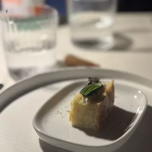 Complimentary bite