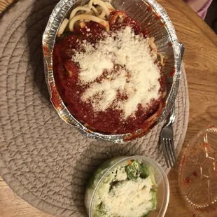 Spaghetti with mushroom sauce and a side salad