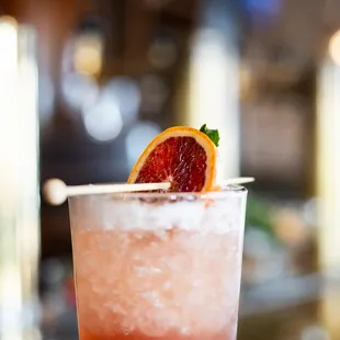 dessert, drink