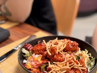 Honor Kitchen & Cocktails