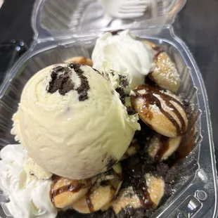 Oreo pancake minis with Gunters ice cream