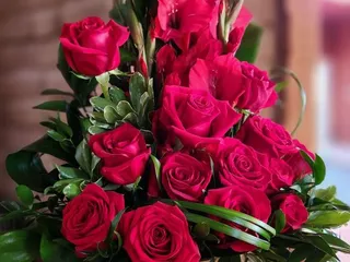 Bloom's Flowers And Gifts