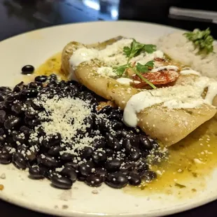 a plate of mexican food
