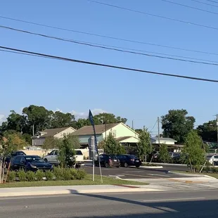 Parking lot entrance off Florida Avenue (northbound only)