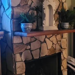 Nice fireplace listed as only for decoration (but not disclosed on their website)