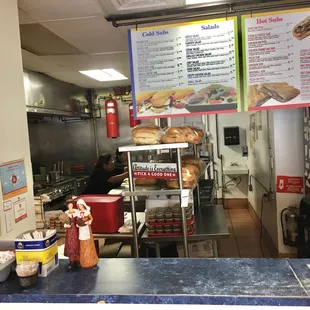 Picture of the kitchen.