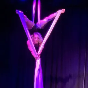 Aerialist with ropes