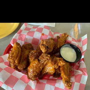 Wings with the traditional sauce
