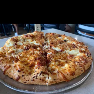 Carbonara pizza