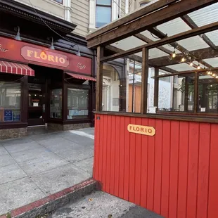 the outside of the restaurant