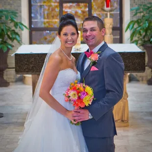 Florist of Omaha wedding flowers. www.floristofomaha.com