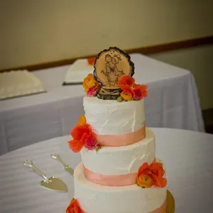 Florist of Omaha cake flowers. www.floristofomaha.com