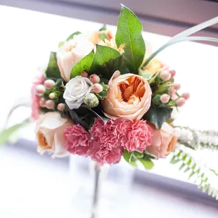 Florist of Omaha wedding flowers. www.floristofomaha.com