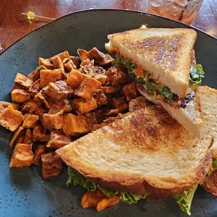 BLT w sweet potato hash ... hash in Pittsburgh has diced up onions and peppers ... but good