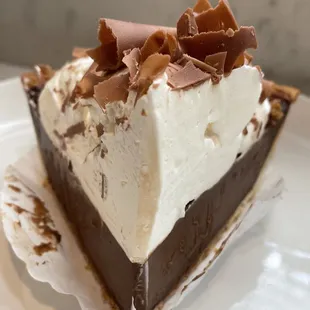 chocolate cream pie slice