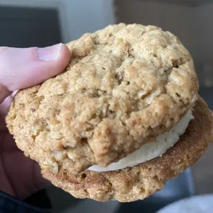 Oatmeal cream pie