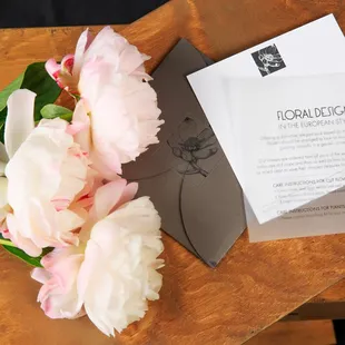 Custom Floral Arrangements &amp; Delivery