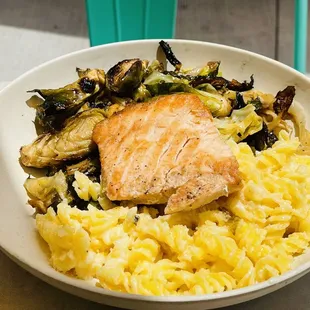 Salmon w/ mac &amp; cheese &amp; miso Brussels