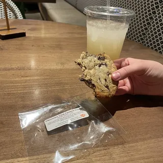 Chocolate Chip Cashew Cookie