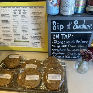 Chocolate Chip Cashew Cookie