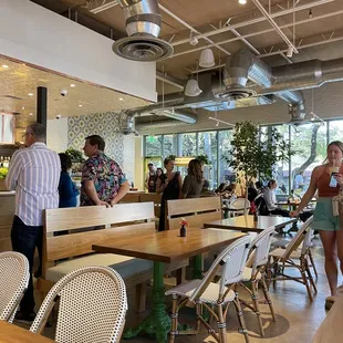 sushi and sashimi, interior