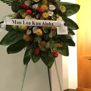 The Tropical Blooms wreath F175w05 standard. Beautiful!