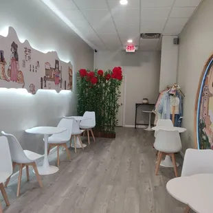 You can try traditional Chinese style clothing and take photos.