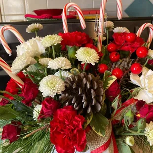 The roses in this arrangement were terrible