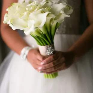 Bridal Bouquet by Flowergirls Hawaii | Photo by Mike Pham Photography | Coordination by Couture Weddings Hawaii | Chun Wedding