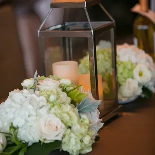 VIP Table by Flowergirls Hawaii | Photo by Mike Pham Photography | Coordination by Couture Weddings Hawaii | Chun Wedding