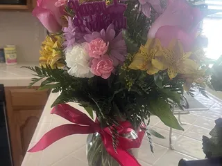 Beas Flowers & Gifts