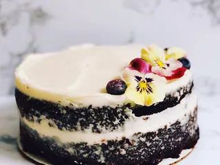 L'Abeille Sucree The Sweet Bee