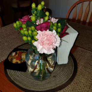 This flower arrangement sucks!