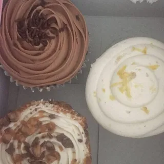 Snickers Cupcake