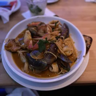 Fly 'N' Fish Oyster Bar & Grill