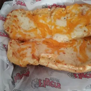 3 cheese garlic bread