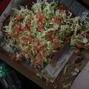 BLT pizza