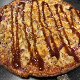 Cauliflower crust BBQ chicken