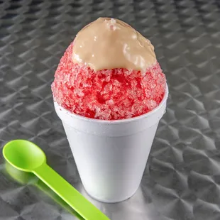 Strawberry snowball with condensed milk